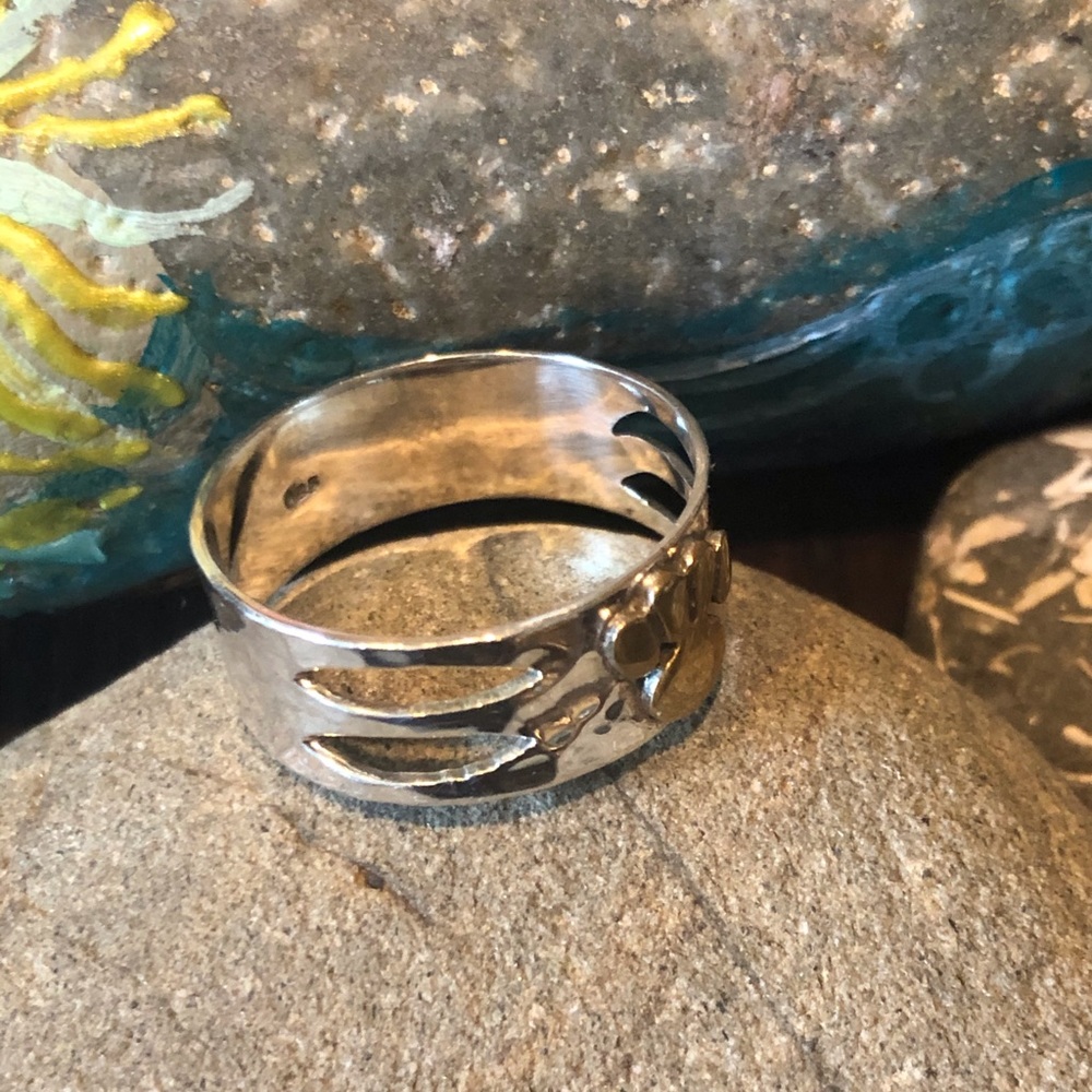 Sterling Wide ring with brass paw 🐾 print NWOT